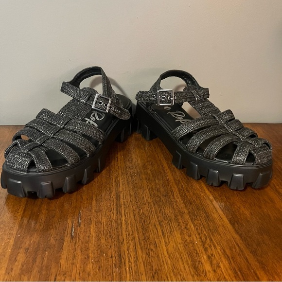 Cape Robbin woven sandals. Women’s size 9. Like new! - Picture 7 of 11